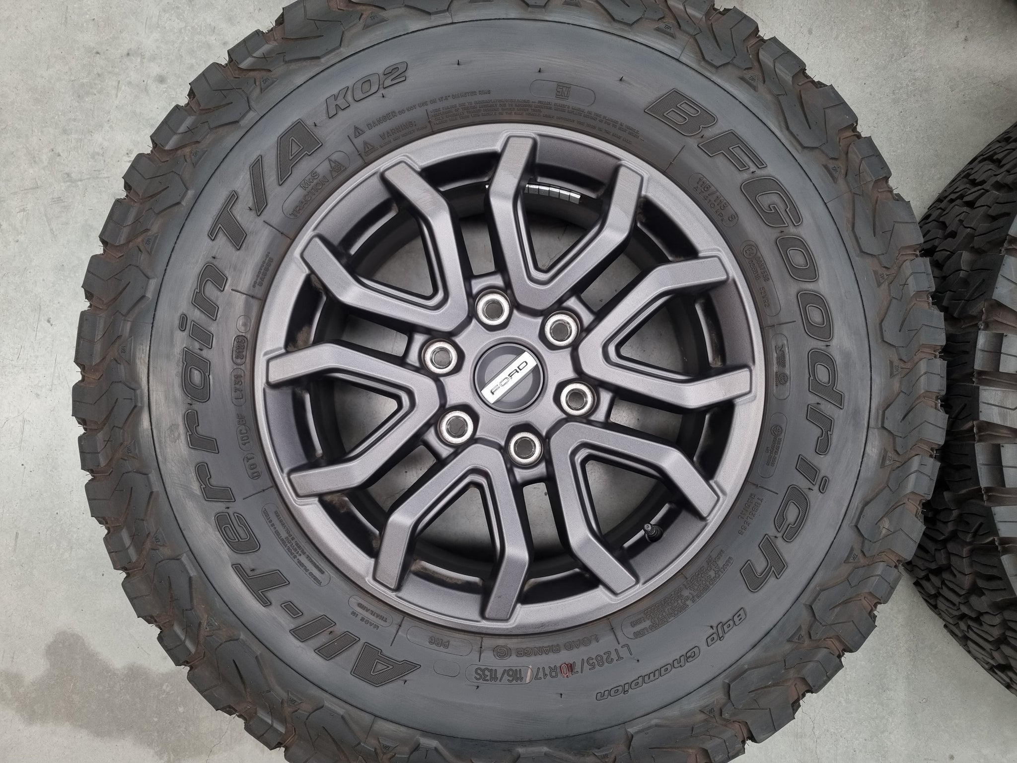 Load image into Gallery viewer, Genuine FORD Ranger Raptor 17 Inch Wheels and Tyres Set of 4