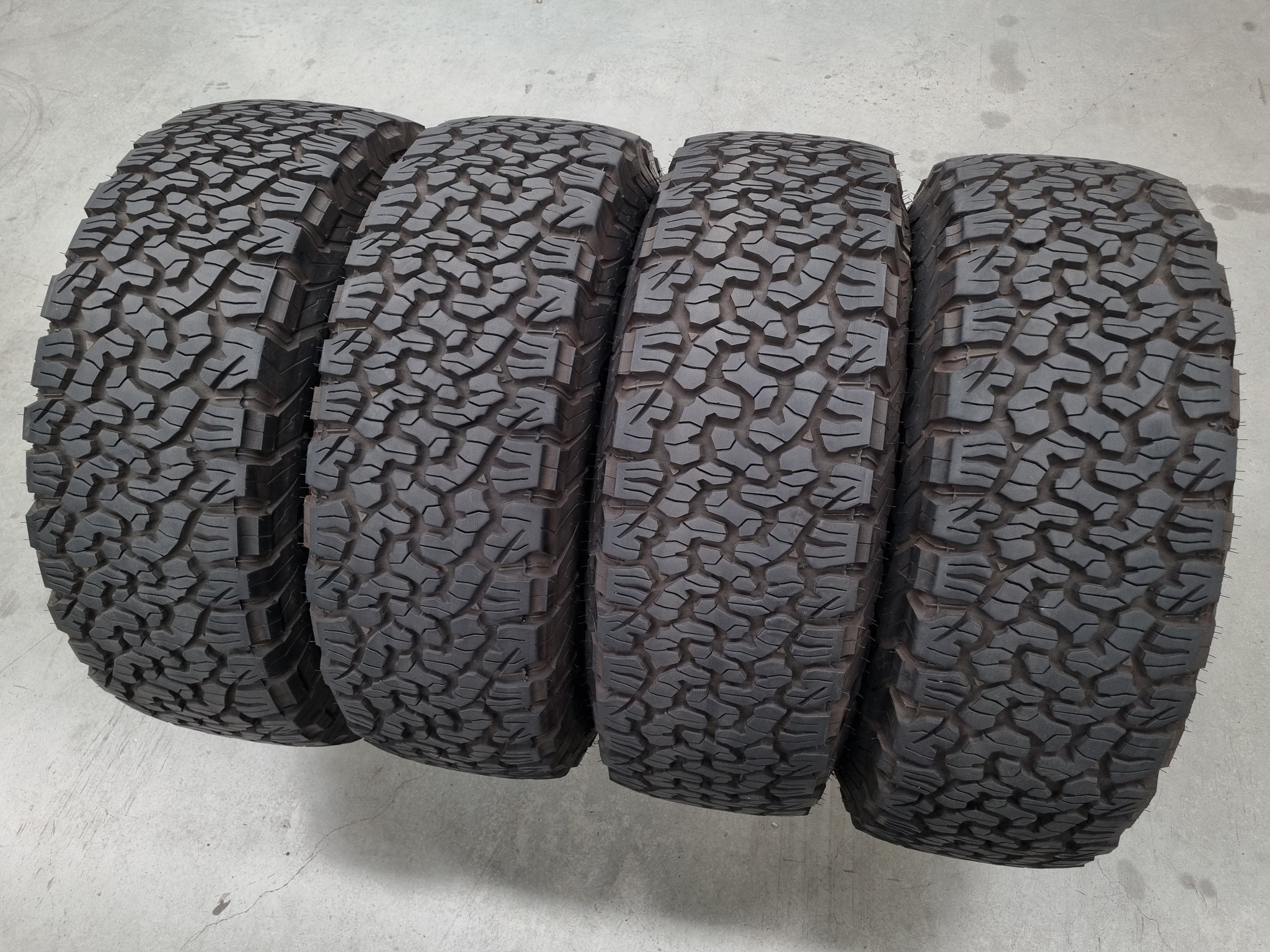 Load image into Gallery viewer, Genuine FORD Ranger Raptor 17 Inch Wheels and Tyres Set of 4