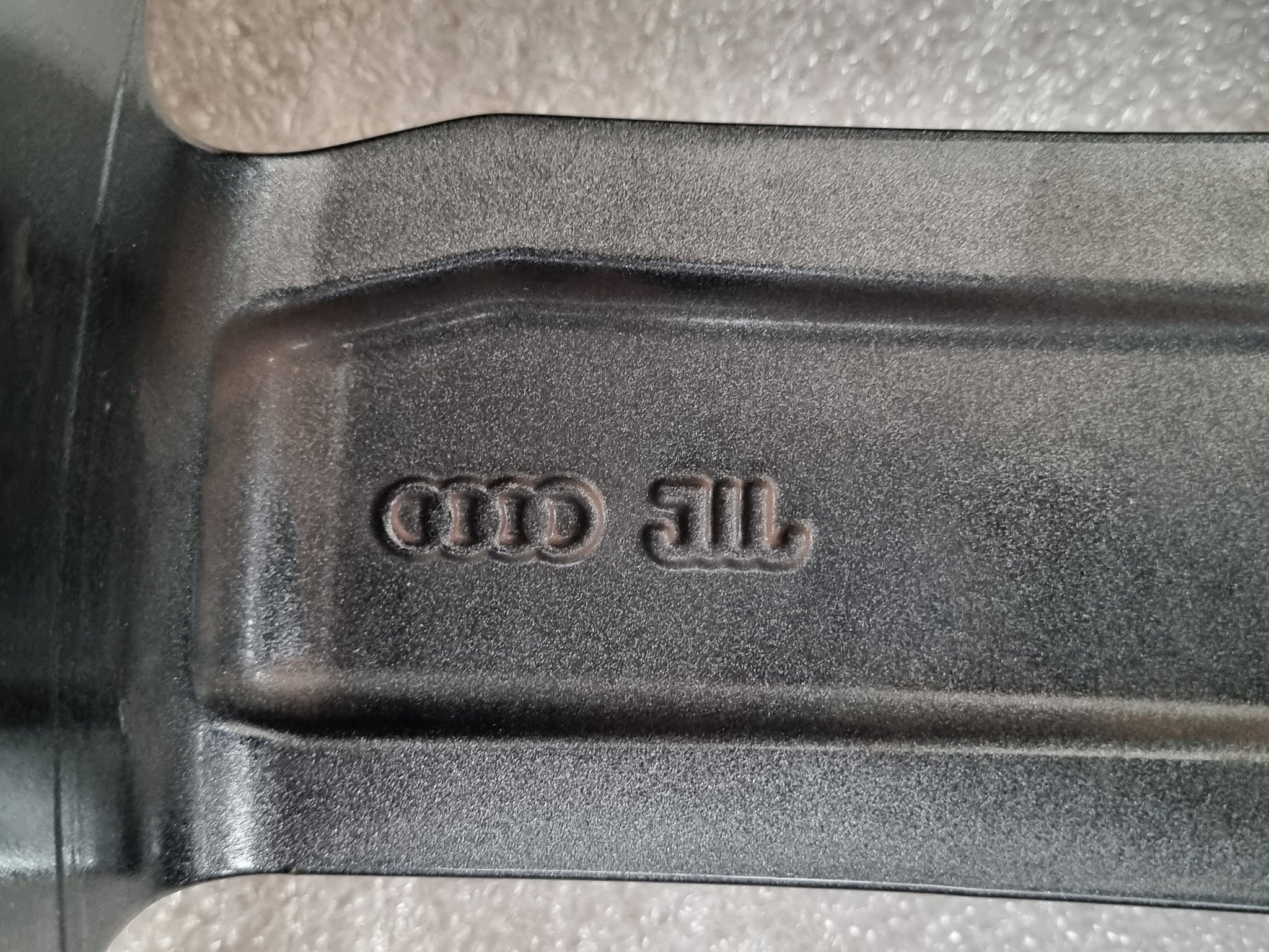 Load image into Gallery viewer, Genuine AUDI Q7 Model 4M 21 Inch Grey Machined Alloy Wheels Set of 4