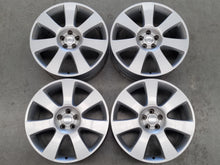 Load image into Gallery viewer, Genuine Range Rover Vogue Silver 22 Inch Alloy Wheels Set of 4