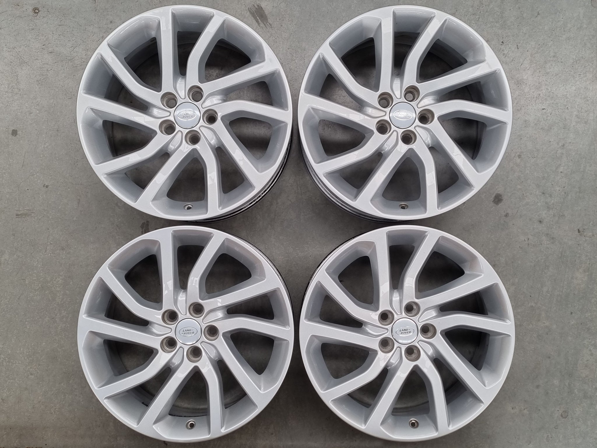 Load image into Gallery viewer, Genuine Land Rover Discovery Sport 18 Inch Alloy Wheels Set of 4