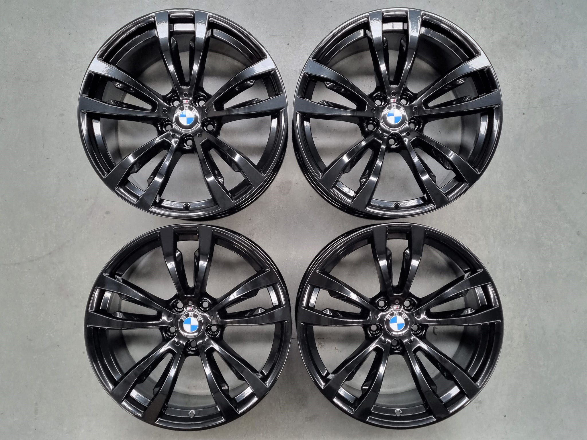Load image into Gallery viewer, Genuine BMW X5 F15 Style 469M Sport Black 20 Inch Wheels Set of 4