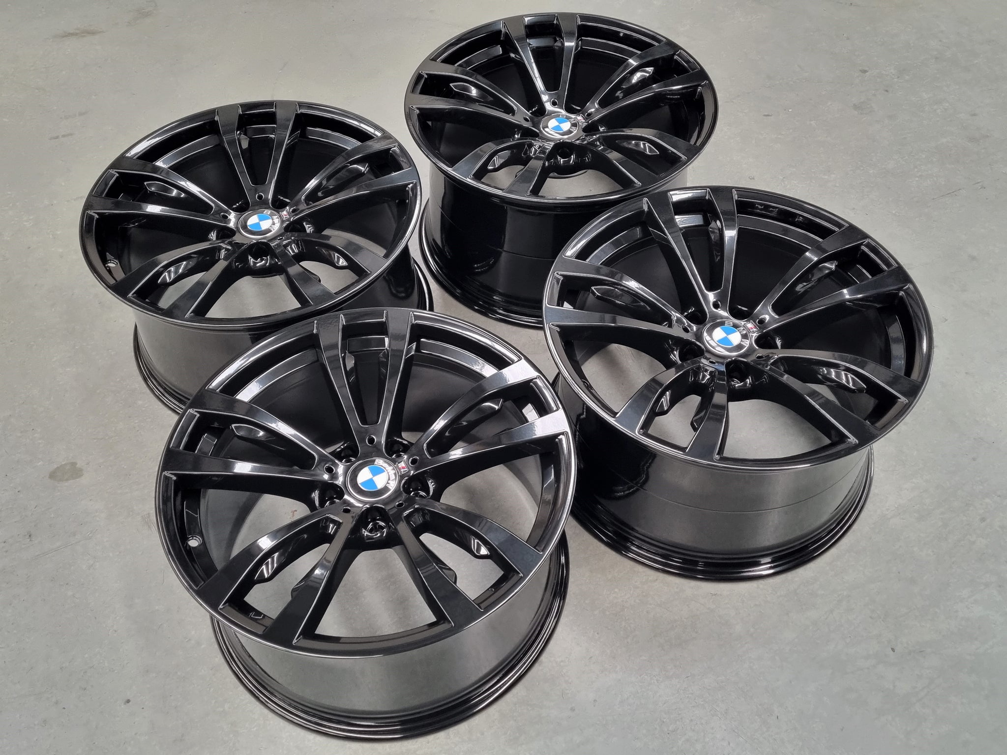 Load image into Gallery viewer, Genuine BMW X5 F15 Style 469M Sport Black 20 Inch Wheels Set of 4