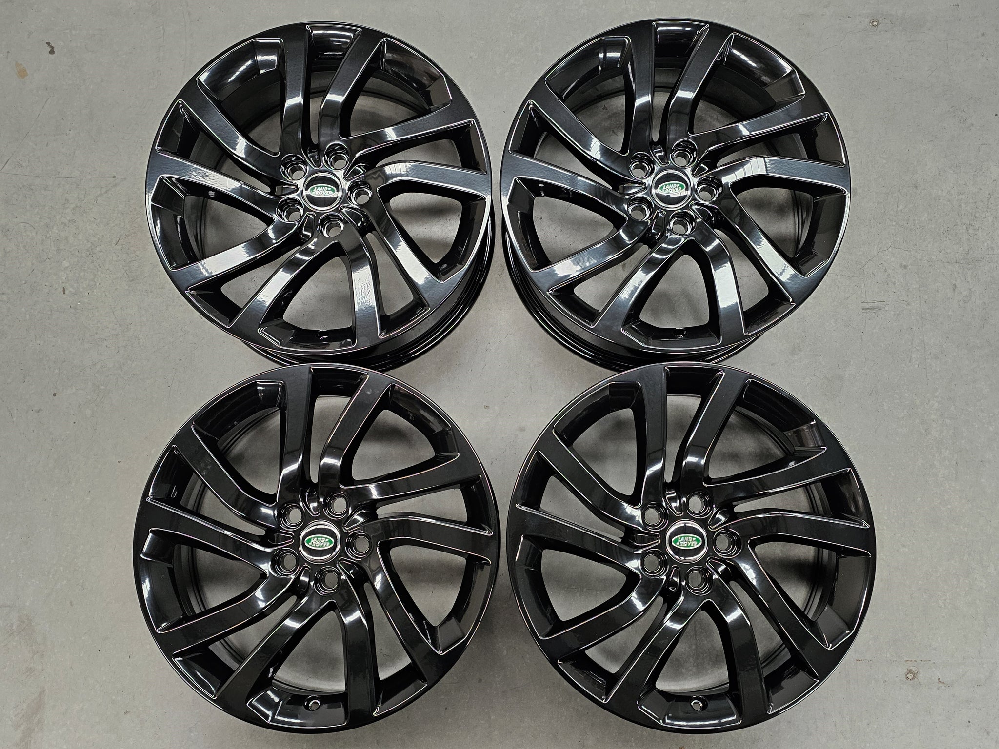 Load image into Gallery viewer, Genuine Land Rover Discovery 5 Black 20 Inch Alloy Wheels Set of 4