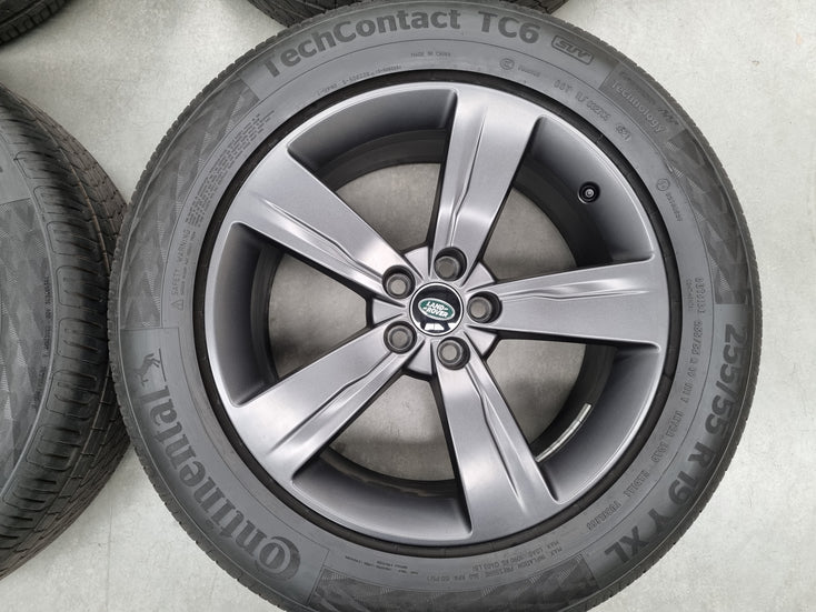 Load image into Gallery viewer, Genuine Range Rover Velar J8A2 19 Inch Wheels and Tyres Set of 4