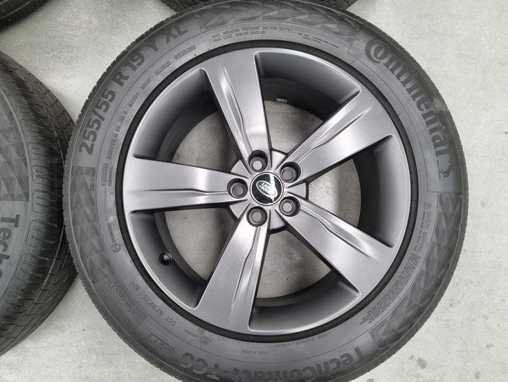 Load image into Gallery viewer, Genuine Range Rover Velar J8A2 19 Inch Wheels and Tyres Set of 4
