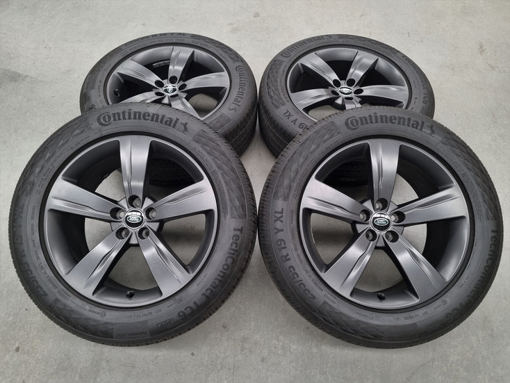 Load image into Gallery viewer, Genuine Range Rover Velar J8A2 19 Inch Wheels and Tyres Set of 4
