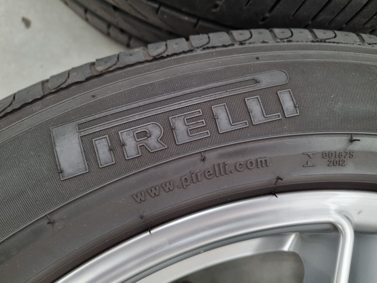 Load image into Gallery viewer, Genuine Porsche Macan 2021 Model 19 Inch Wheels and Tyres Set of 4