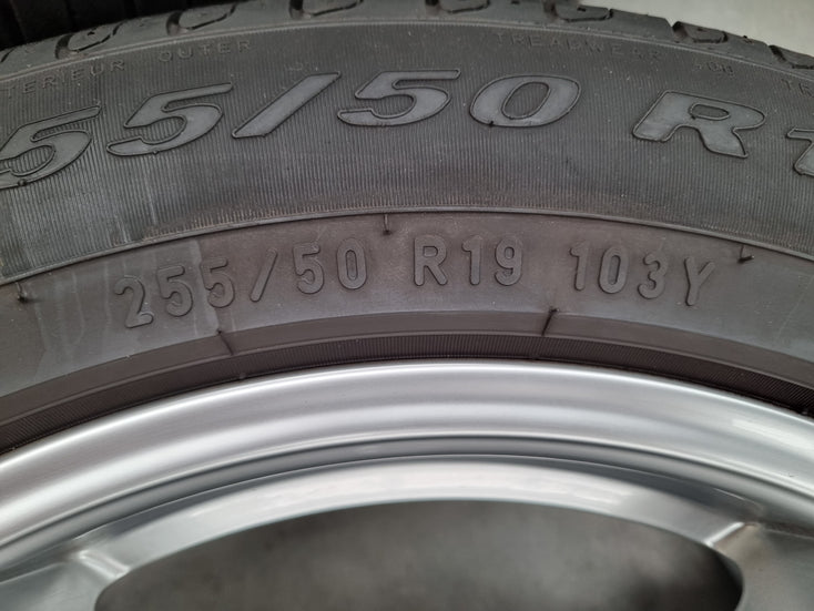 Load image into Gallery viewer, Genuine Porsche Macan 2021 Model 19 Inch Wheels and Tyres Set of 4