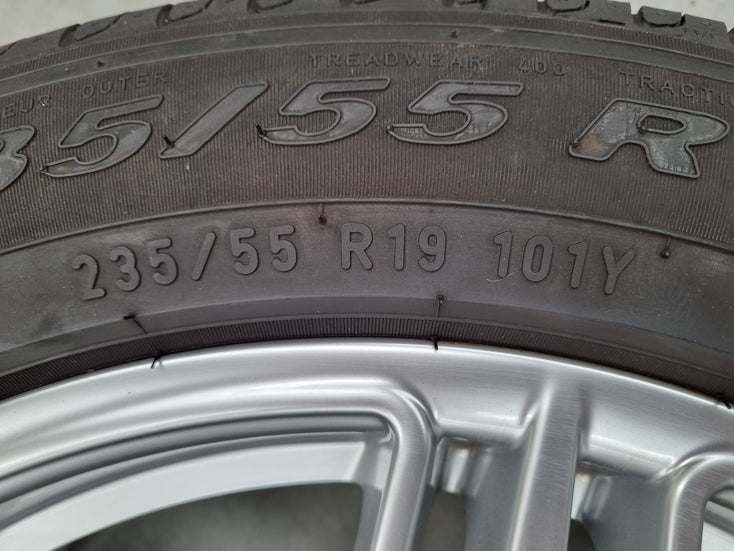 Load image into Gallery viewer, Genuine Porsche Macan 2021 Model 19 Inch Wheels and Tyres Set of 4