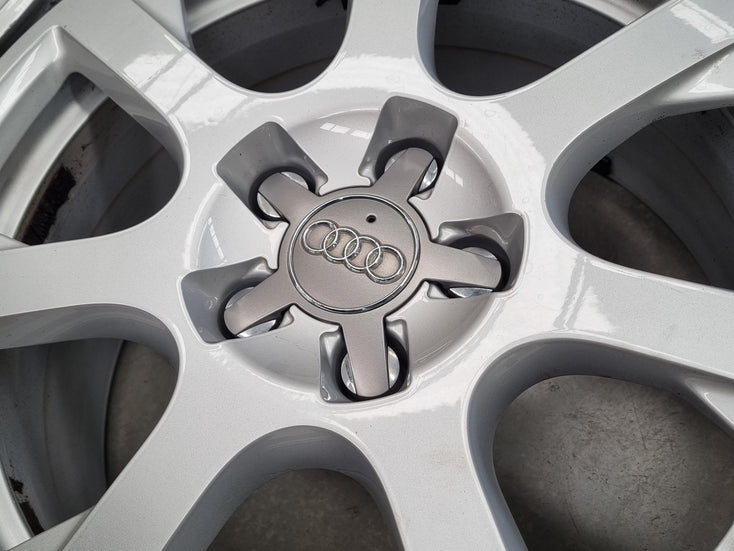 Load image into Gallery viewer, Genuine AUDI 17x8 ET39 5/112 025G Wheels Set of 4