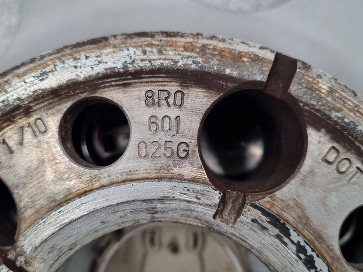 Load image into Gallery viewer, Genuine AUDI 17x8 ET39 5/112 025G Wheels Set of 4