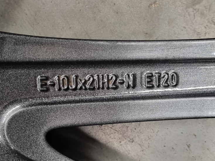 Load image into Gallery viewer, Genuine AUDI Q8 SQ8 21 Inch Wheels and Tyres Set of 4