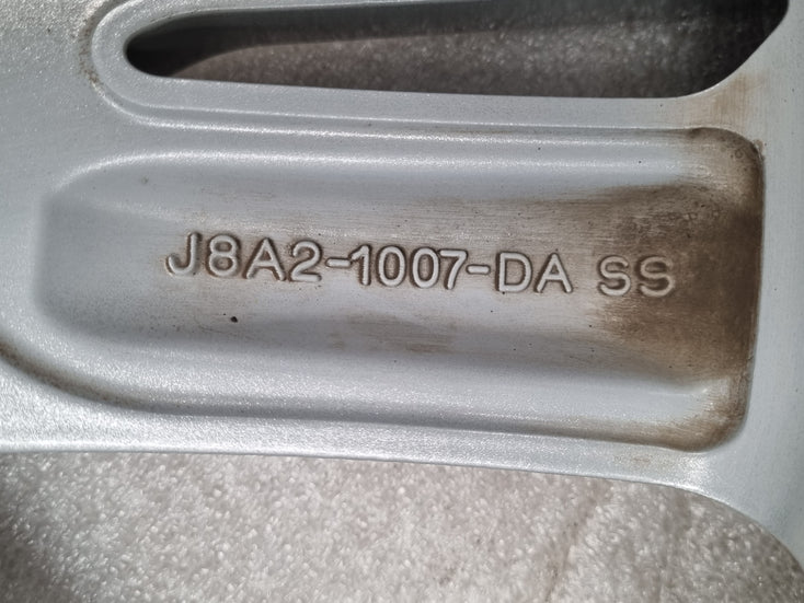 Load image into Gallery viewer, Genuine Range Rover Velar J8A2 20 Inch Silver Alloy Wheels Set of 4