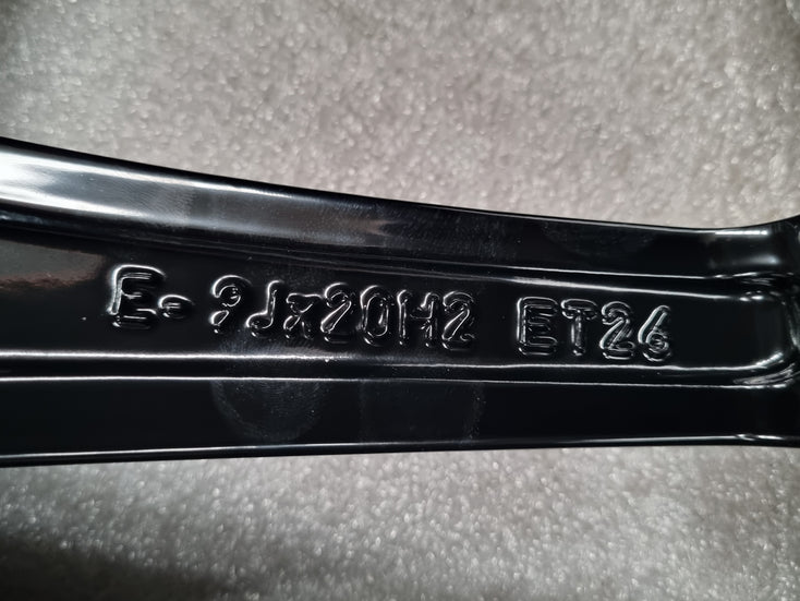 Load image into Gallery viewer, Genuine Porsche Macan 2021 Model 20 Inch Black Wheels Set of 4