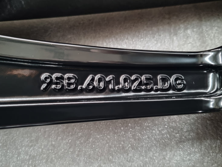 Load image into Gallery viewer, Genuine Porsche Macan 2021 Model 20 Inch Black Wheels Set of 4