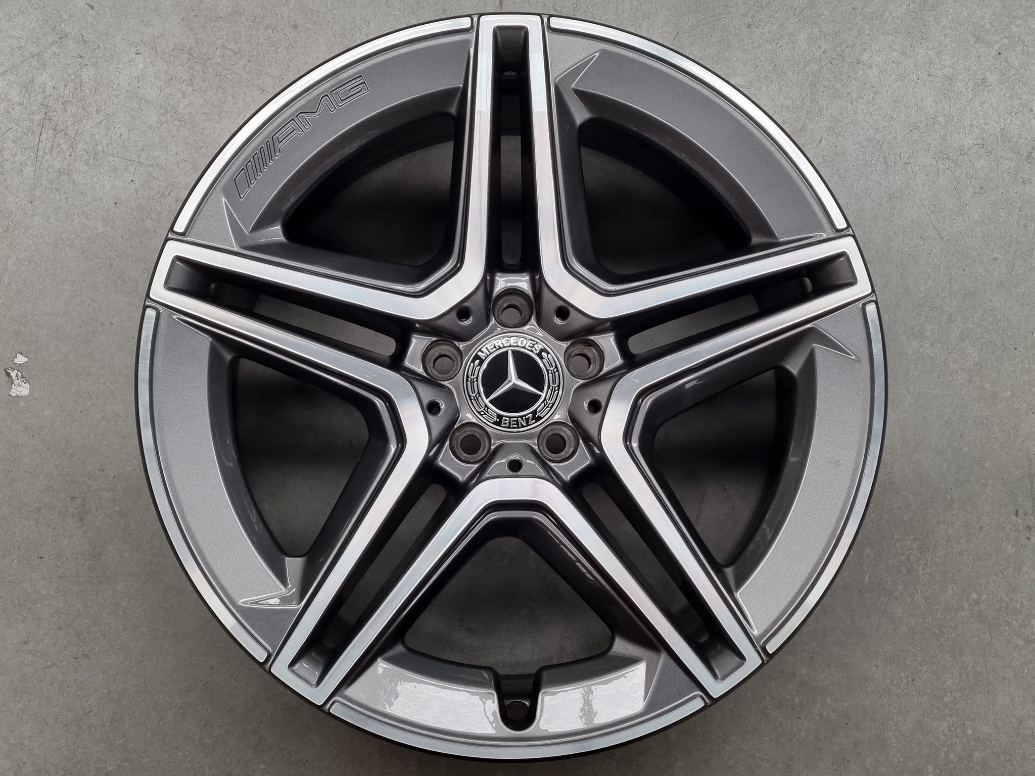 Load image into Gallery viewer, Genuine Mercedes GLE 2021 Model AMG 20 Inch Wheel Spare Front
