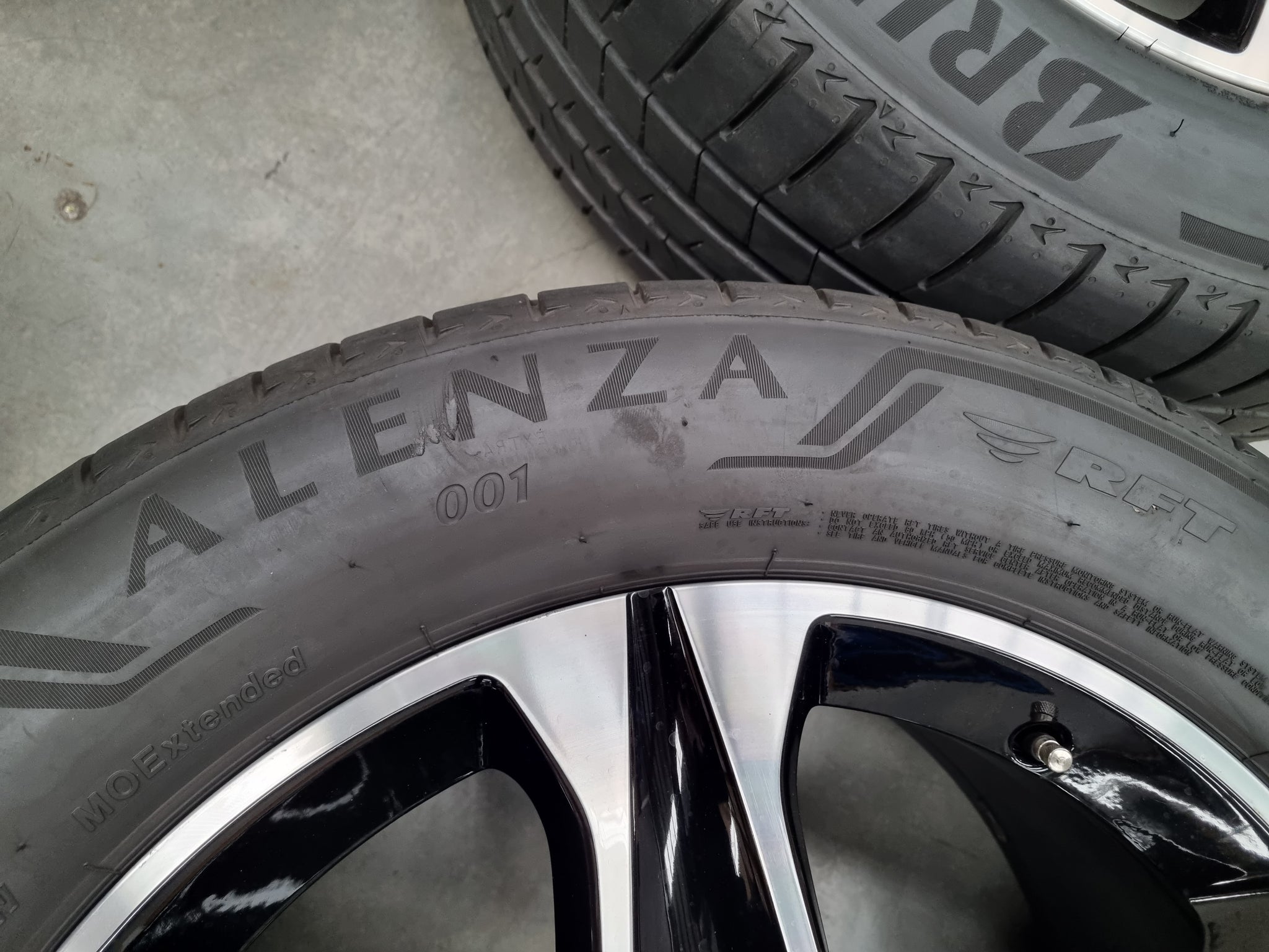 Load image into Gallery viewer, Genuine Mercedes Benz 2020 GLE400 AMG 20 Inch Wheels and Tyres Set of 4
