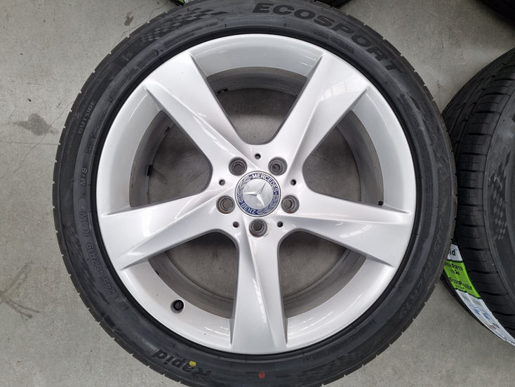 Load image into Gallery viewer, Genuine Mercedes Benz V-Class Viano Vito 19 Inch Wheels and Tyres Set of 4