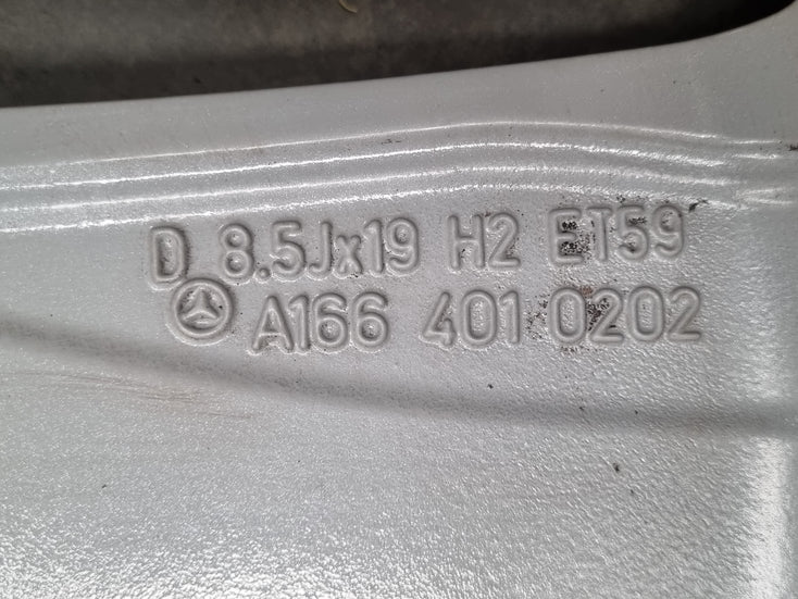 Load image into Gallery viewer, Genuine Mercedes Benz V-Class Viano Vito 19 Inch Wheels and Tyres Set of 4