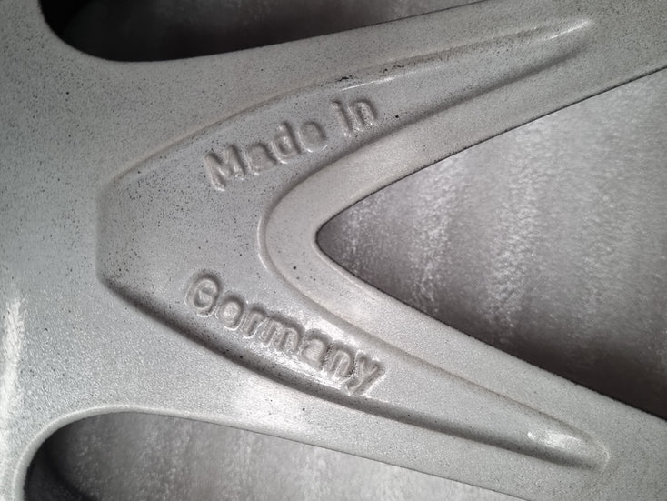 Load image into Gallery viewer, Genuine Porsche Cayenne Spyder 20 Inch Wheels Set of 4