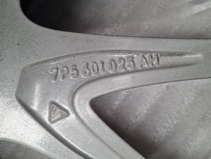 Load image into Gallery viewer, Genuine Porsche Cayenne Spyder 20 Inch Wheels Set of 4