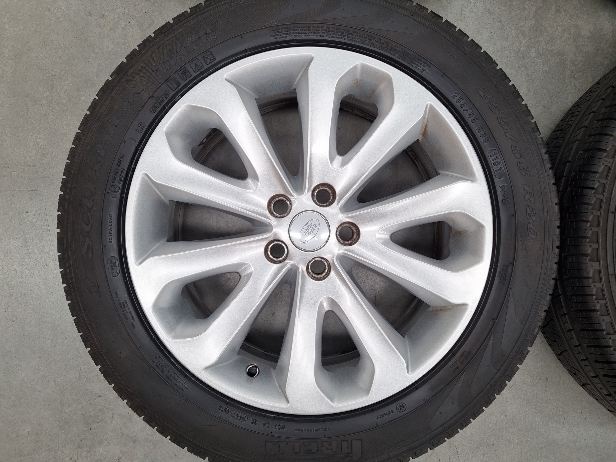 Load image into Gallery viewer, Genuine Range Rover Sport 20 Inch Silver CK52DA Wheels and Tyres Set of 4
