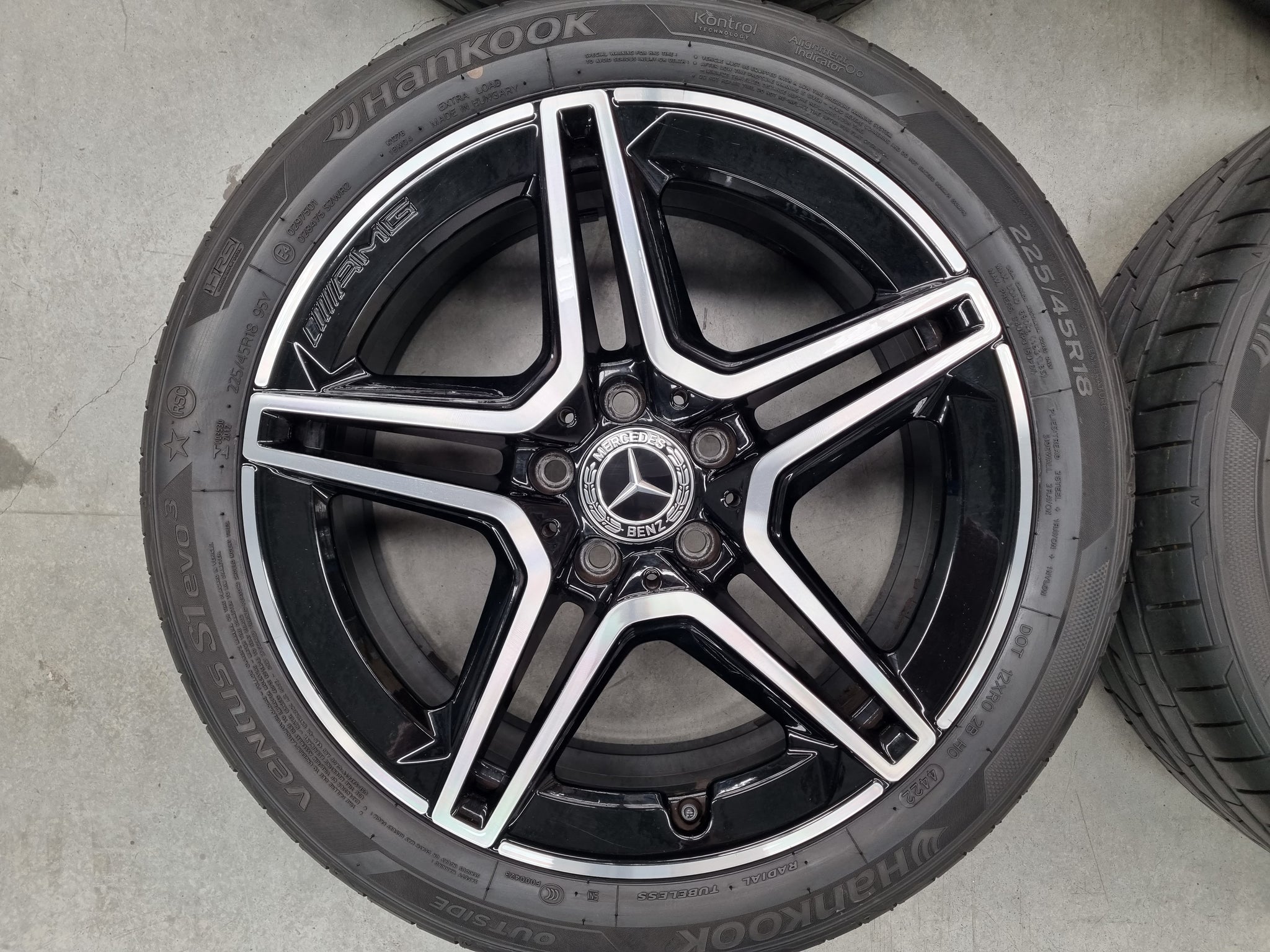 Load image into Gallery viewer, Genuine Mercedes Benz AMG A250 W177 18 Inch Wheels and Tyres Set of 4
