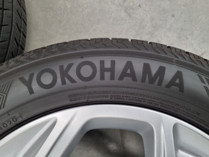 Load image into Gallery viewer, Genuine Range Rover Sport 2021 20 Inch Silver Wheels and Tyres Set of 4
