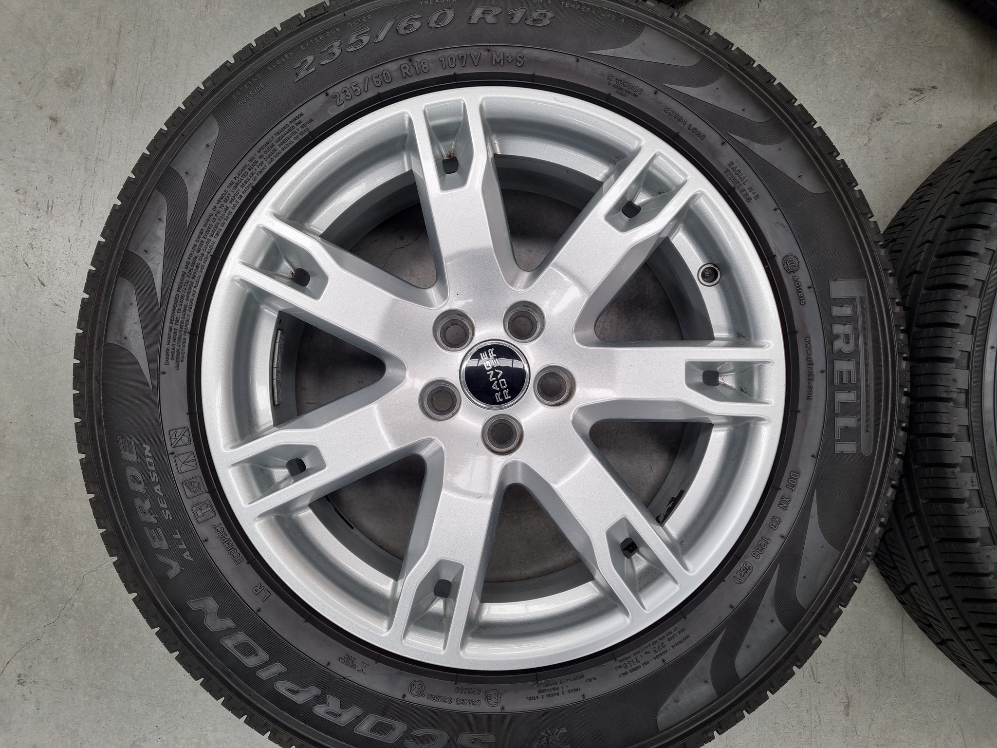 Load image into Gallery viewer, Genuine Range Rover Evoque BJ32 18 Inch Wheels and Tyres Set of 4
