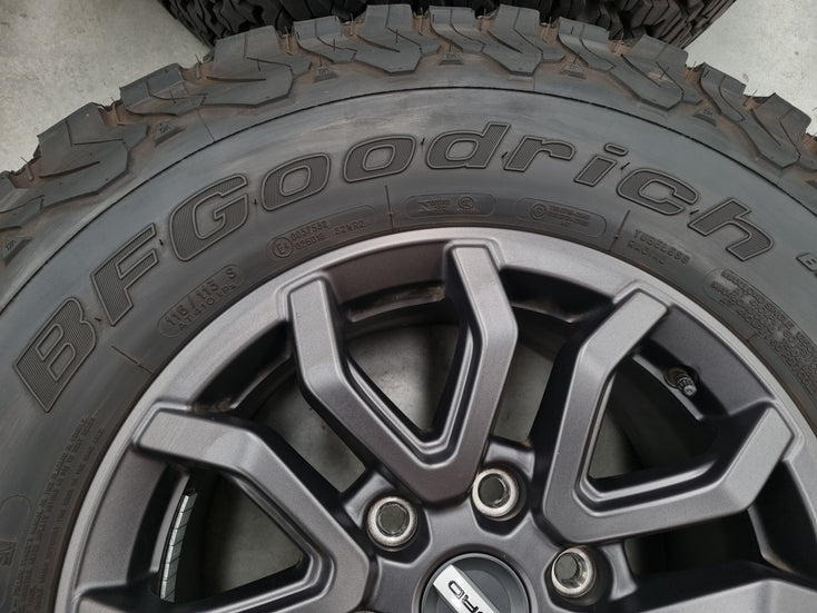 Load image into Gallery viewer, Genuine FORD Ranger Raptor 17 Inch Wheels and Tyres Set of 4