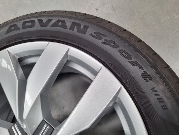 Load image into Gallery viewer, Genuine Volkswagen Touareg CR 20 Inch Wheels and Tyres Set of 4