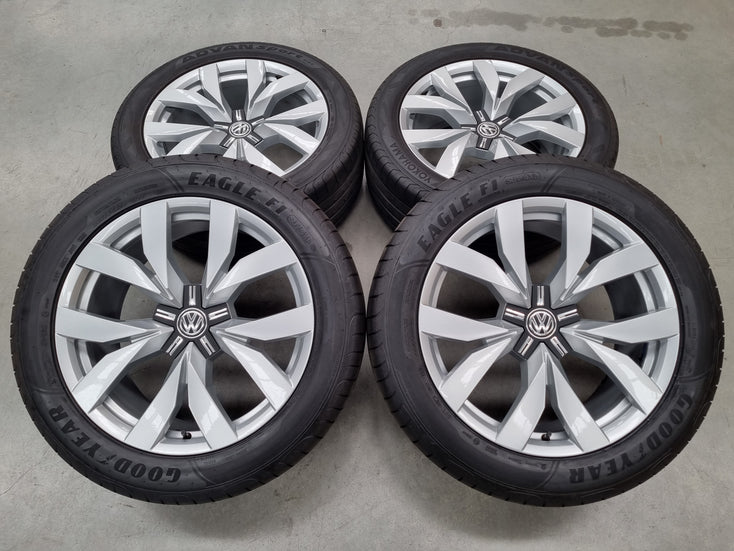 Load image into Gallery viewer, Genuine Volkswagen Touareg CR 20 Inch Wheels and Tyres Set of 4