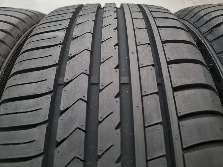 Load image into Gallery viewer, Genuine AUDI Q3 18 Inch Silver Wheels and Tyres Set of 4