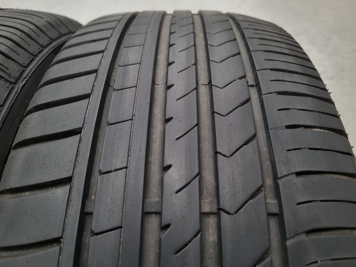 Load image into Gallery viewer, Genuine AUDI Q3 18 Inch Silver Wheels and Tyres Set of 4