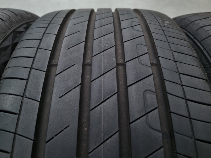 Load image into Gallery viewer, Genuine Porsche 987 Boxster 17 Inch Wheels and Tyres Set of 4