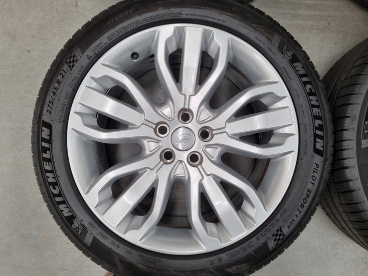 Load image into Gallery viewer, Genuine Range Rover Sport 21 Inch DK62 Silver Wheels and Tyres Set of 4