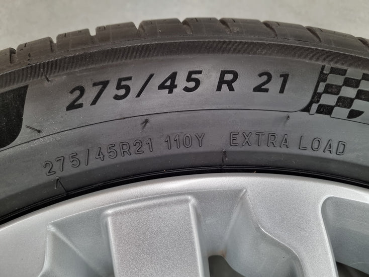 Load image into Gallery viewer, Genuine Range Rover Sport 21 Inch DK62 Silver Wheels and Tyres Set of 4