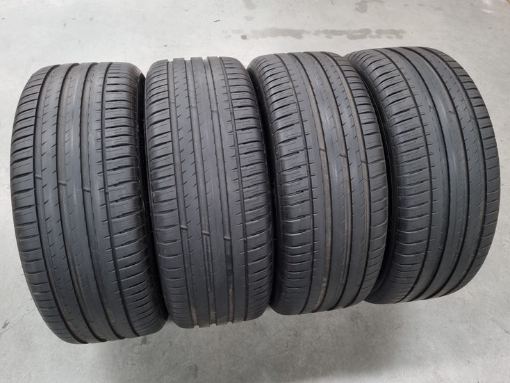 Load image into Gallery viewer, Genuine Range Rover Sport 21 Inch DK62 Silver Wheels and Tyres Set of 4