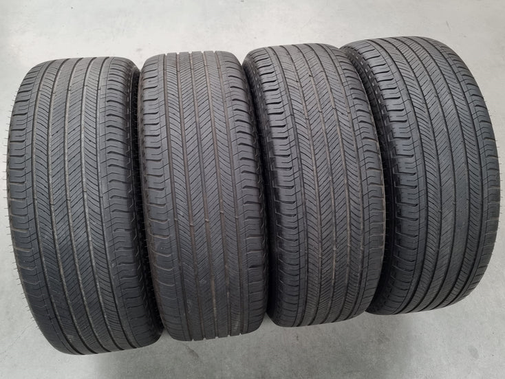 Load image into Gallery viewer, Genuine Range Rover Sport 21 Inch 2023 Model Wheels and Tyres Set of 4