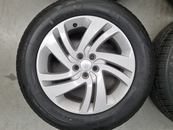 Load image into Gallery viewer, Genuine Range Rover Evoque 2022 Model 18 Inch Wheels and Tyres Set of 4