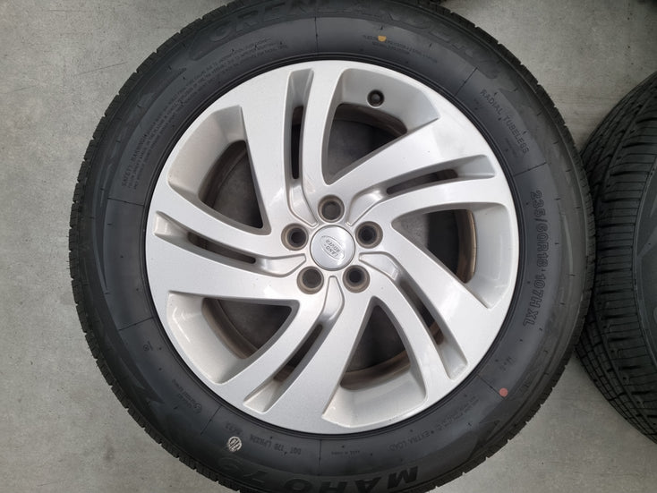Load image into Gallery viewer, Genuine Range Rover Evoque 2022 Model 18 Inch Wheels and Tyres Set of 4