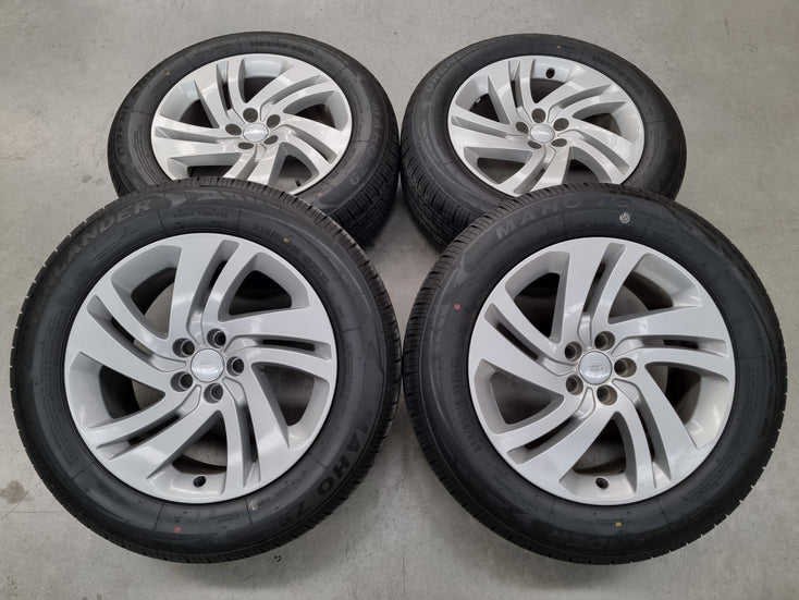 Load image into Gallery viewer, Genuine Range Rover Evoque 2022 Model 18 Inch Wheels and Tyres Set of 4