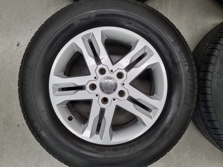 Load image into Gallery viewer, Genuine Mercedes Benz G350 18 Inch Wheels and Tyres Set of 4