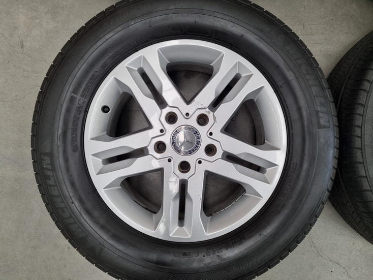 Load image into Gallery viewer, Genuine Mercedes Benz G350 18 Inch Wheels and Tyres Set of 4