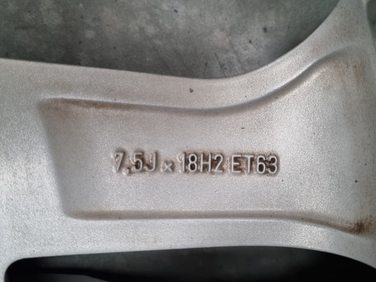 Load image into Gallery viewer, Genuine Mercedes Benz G350 18 Inch Wheels and Tyres Set of 4