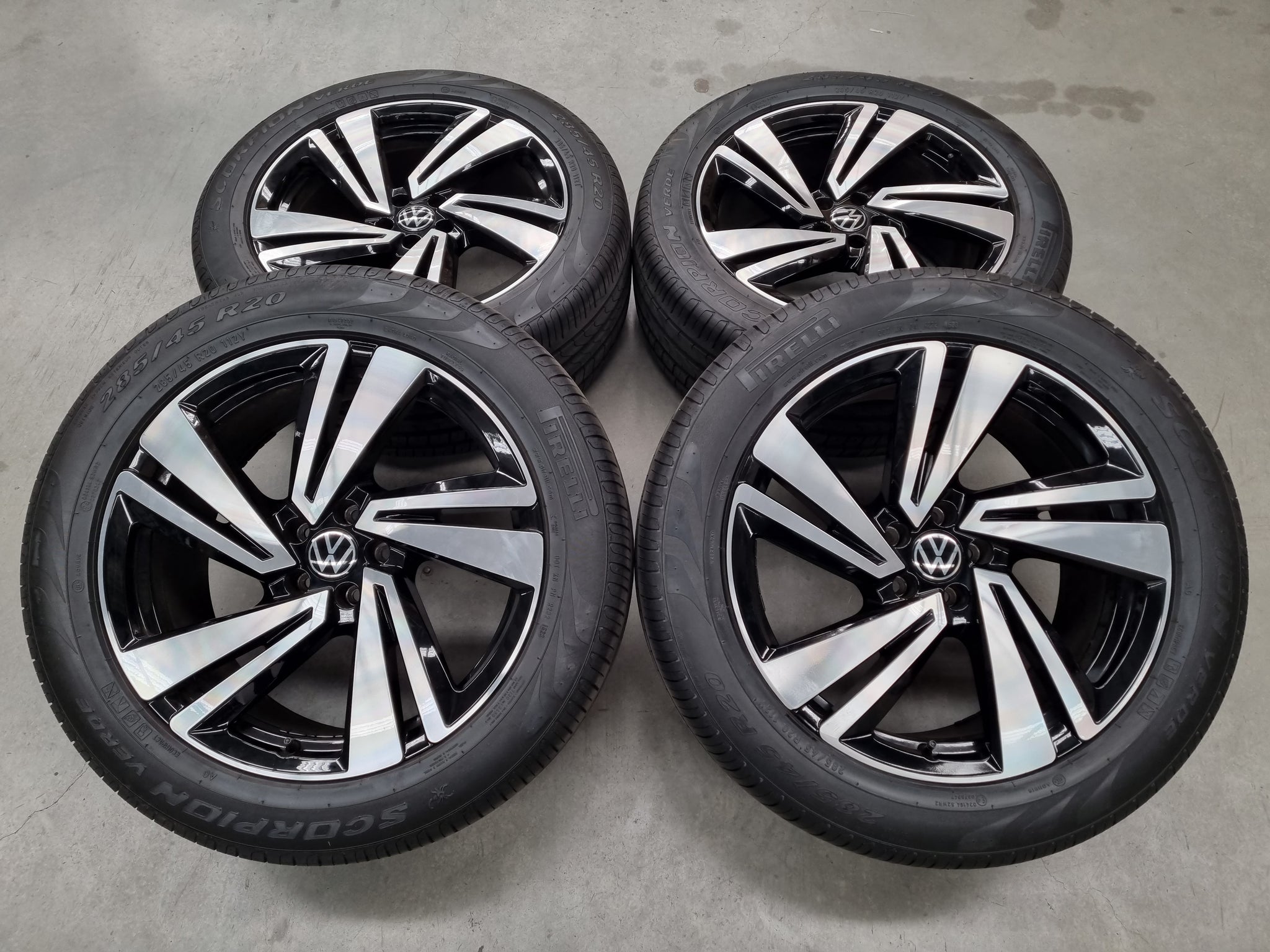 Touareg R50 Rim Genuine Volkswagen Touareg CR 20 Inch Nevada R-Line Wheels and Tyres S ...