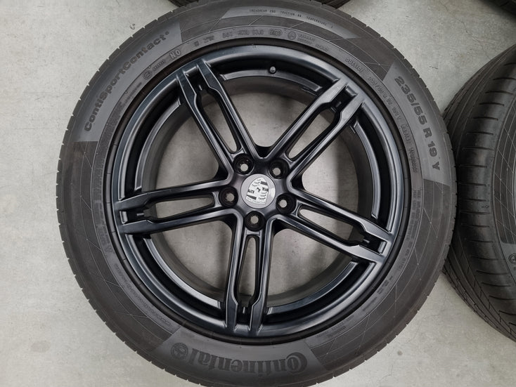 Load image into Gallery viewer, Genuine Porsche Macan S 19 Inch Black Wheels and Tyres Set of 4