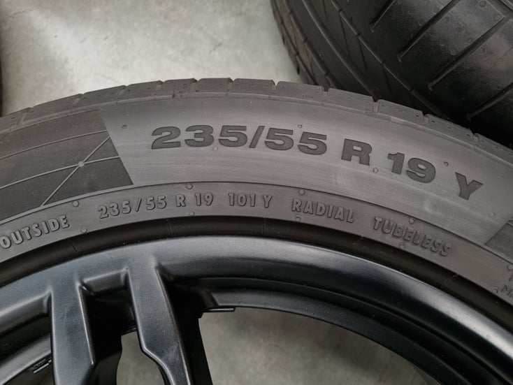 Load image into Gallery viewer, Genuine Porsche Macan S 19 Inch Black Wheels and Tyres Set of 4