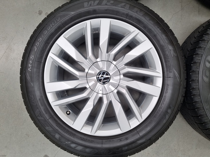 Load image into Gallery viewer, Genuine Volkswagen Touareg CR 19 Inch Wheels and Tyres Set of 4
